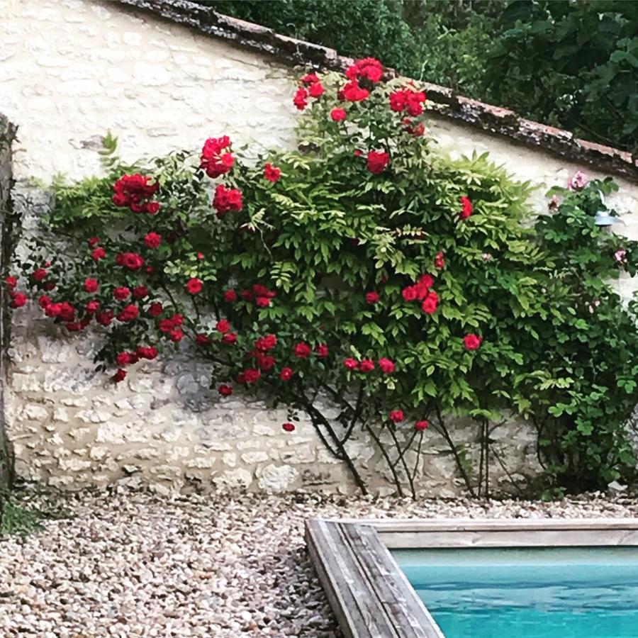 Vila Les Galineaux La Roquille Exteriér fotografie