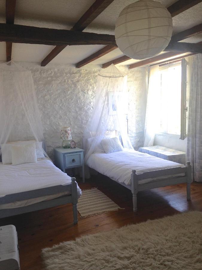 Vila Les Galineaux La Roquille Exteriér fotografie