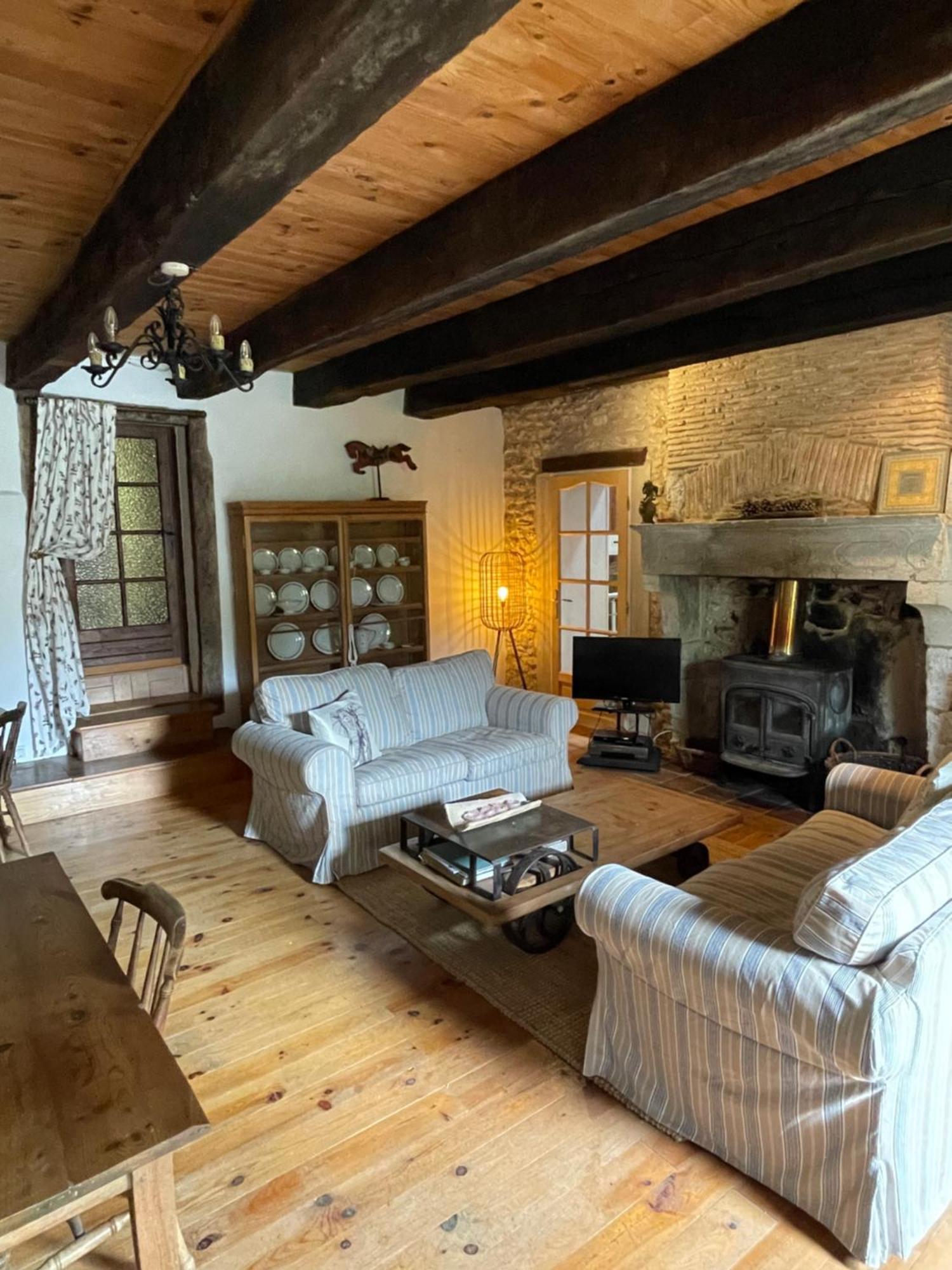 Vila Les Galineaux La Roquille Exteriér fotografie