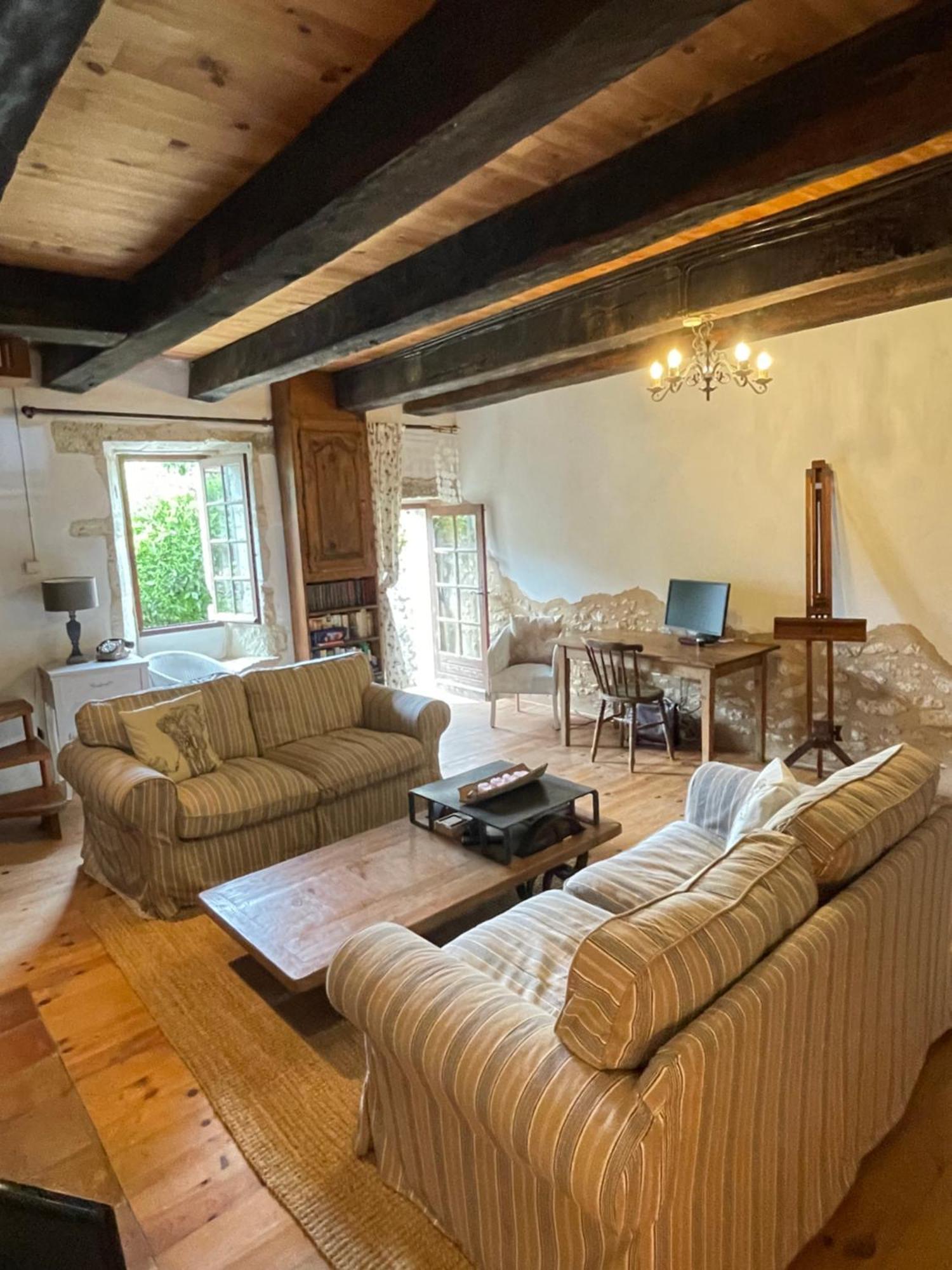Vila Les Galineaux La Roquille Exteriér fotografie