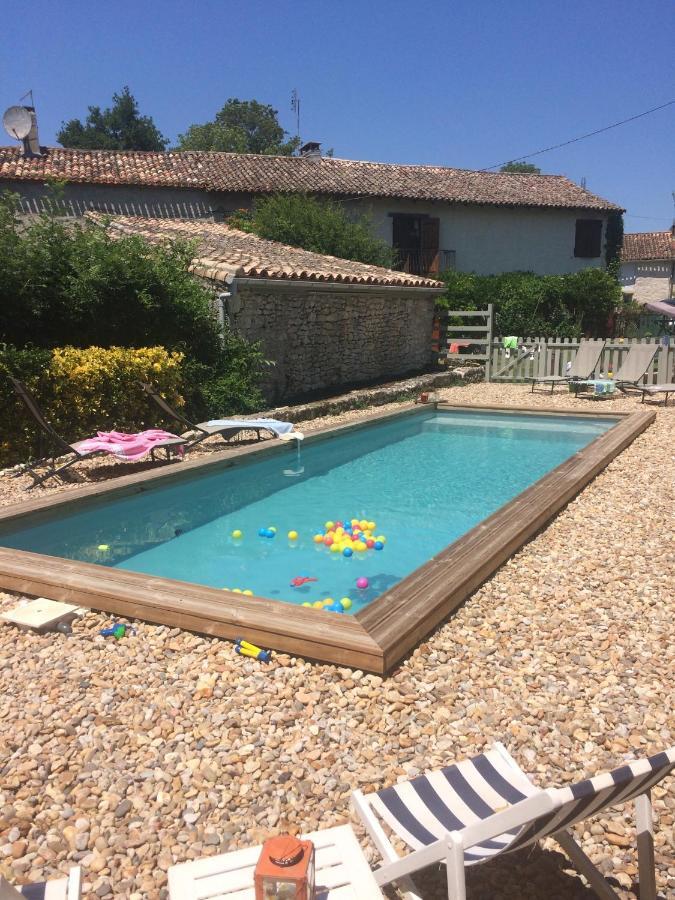 Vila Les Galineaux La Roquille Exteriér fotografie